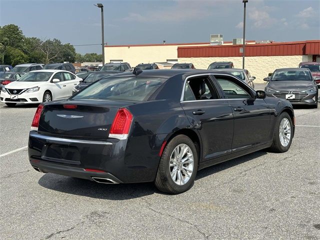 2019 Chrysler 300 Touring