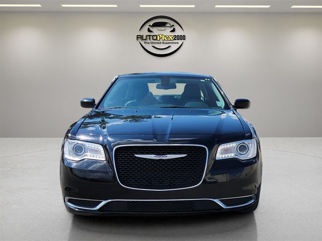 2019 Chrysler 300 Touring L