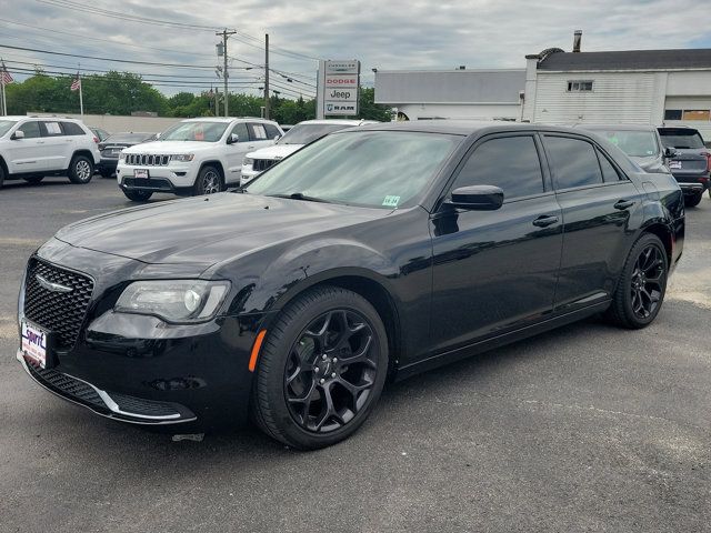 2019 Chrysler 300 Touring