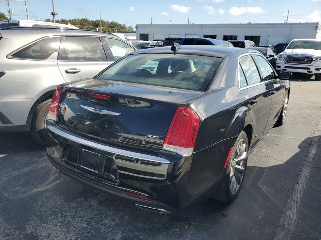 2019 Chrysler 300 Touring