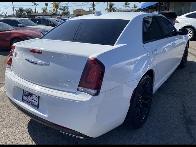 2019 Chrysler 300 Touring