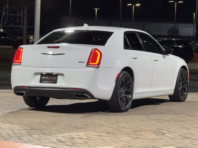 2019 Chrysler 300 Touring