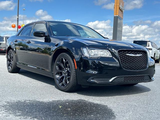 2019 Chrysler 300 Touring