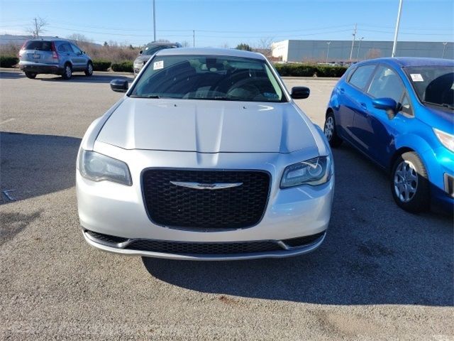 2019 Chrysler 300 Touring