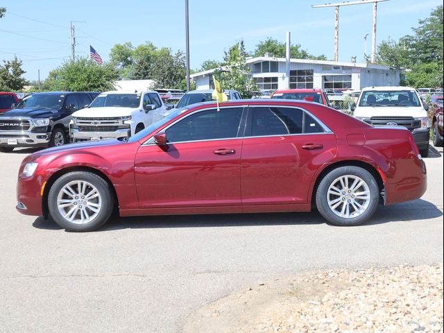 2019 Chrysler 300 Touring L