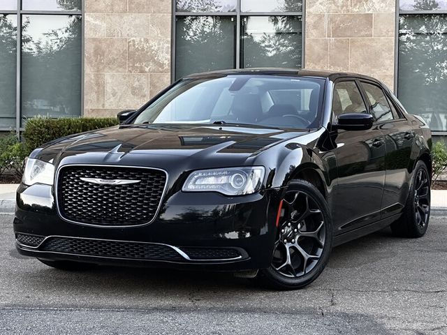 2019 Chrysler 300 Touring