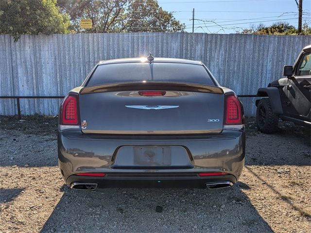 2019 Chrysler 300 Touring