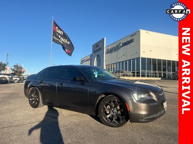 2019 Chrysler 300 Touring