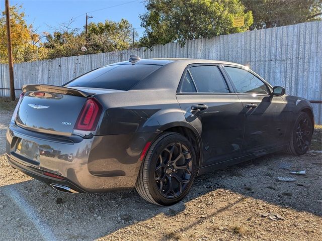 2019 Chrysler 300 Touring