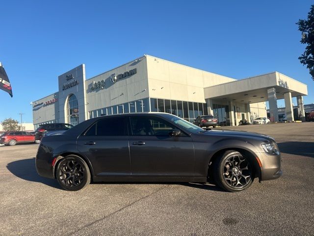 2019 Chrysler 300 Touring