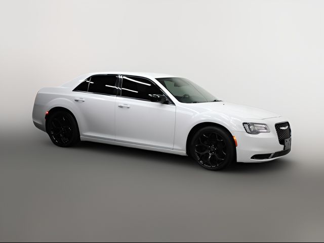 2019 Chrysler 300 Touring