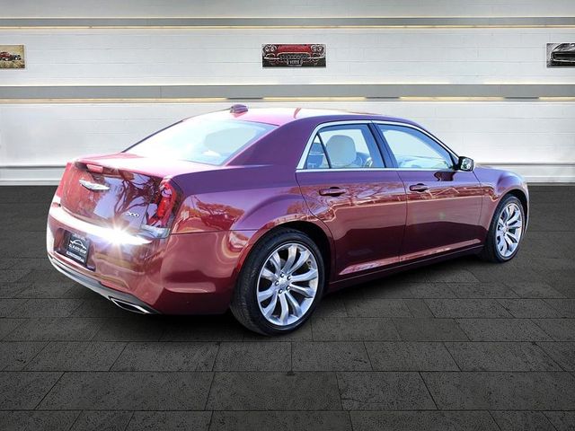 2019 Chrysler 300 Touring