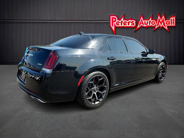 2019 Chrysler 300 Touring