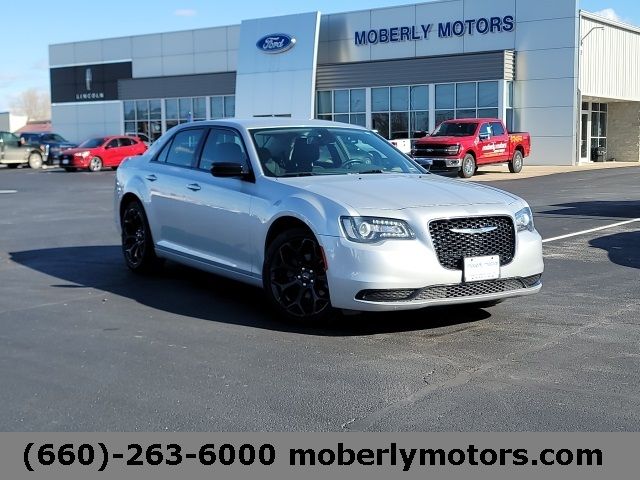 2019 Chrysler 300 Touring