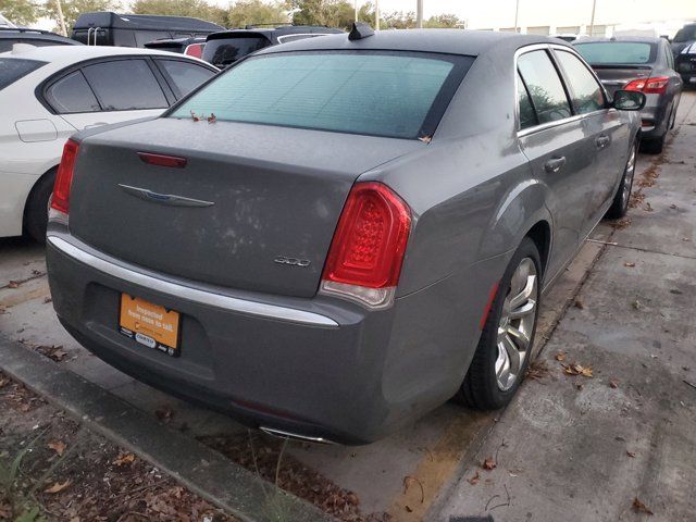 2019 Chrysler 300 Touring