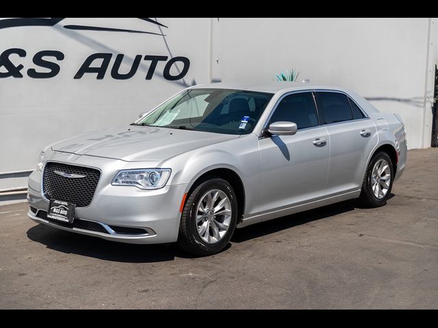 2019 Chrysler 300 Touring