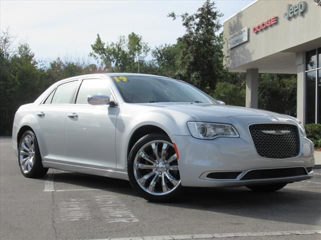 2019 Chrysler 300 Touring