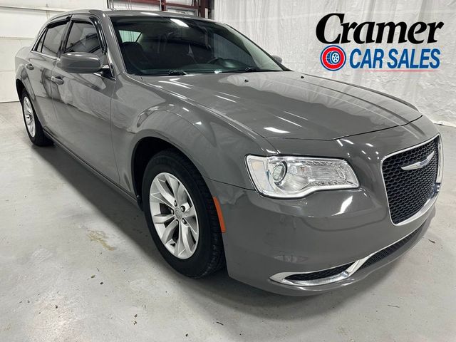 2019 Chrysler 300 Touring