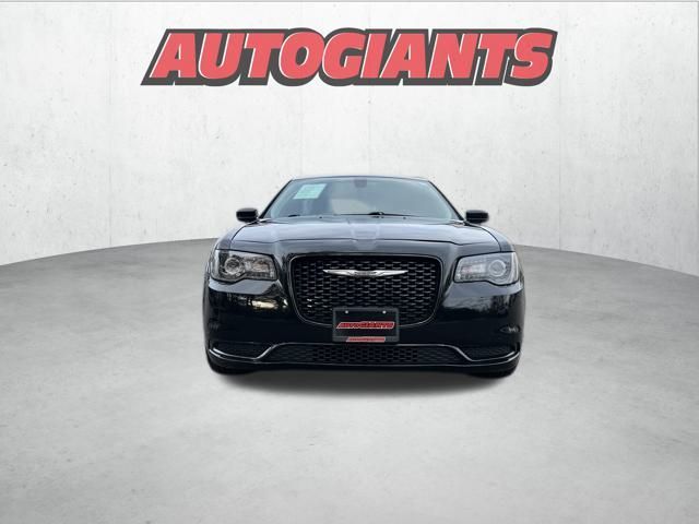 2019 Chrysler 300 Touring