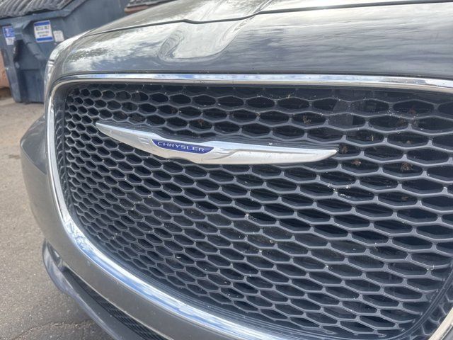 2019 Chrysler 300 Touring