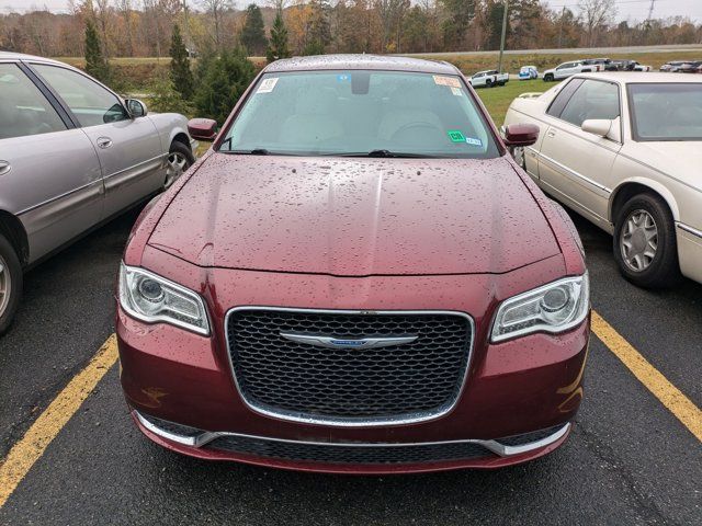 2019 Chrysler 300 Touring