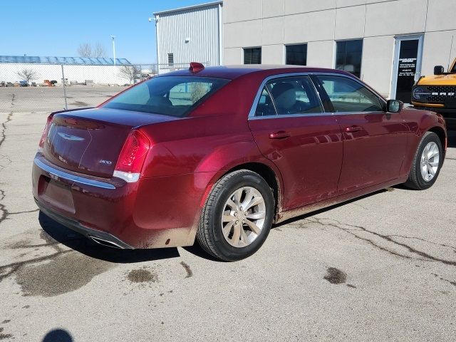 2019 Chrysler 300 Touring