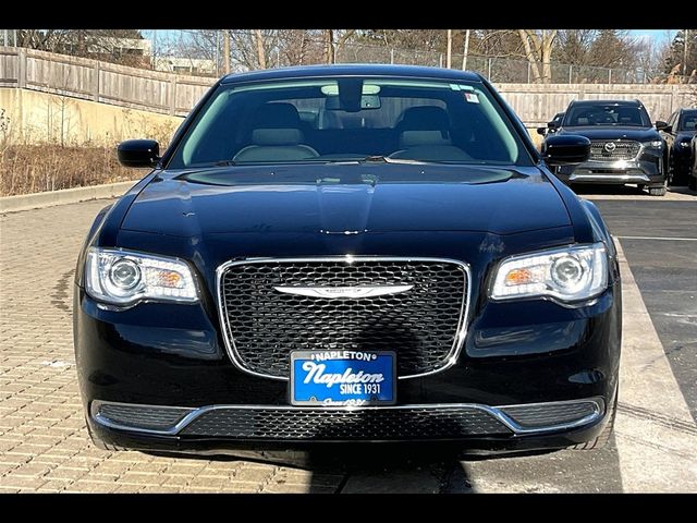 2019 Chrysler 300 Touring