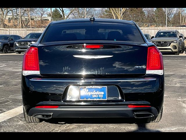 2019 Chrysler 300 Touring