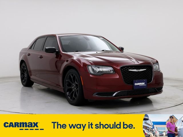 2019 Chrysler 300 Touring