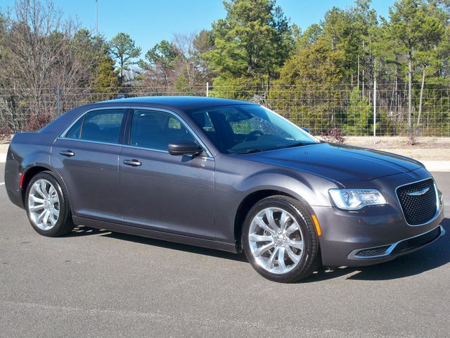 2019 Chrysler 300 Touring