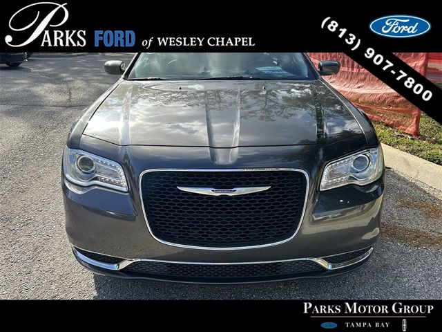 2019 Chrysler 300 Touring