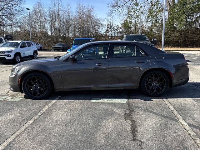 2019 Chrysler 300 Touring