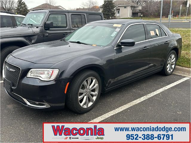 2019 Chrysler 300 Touring