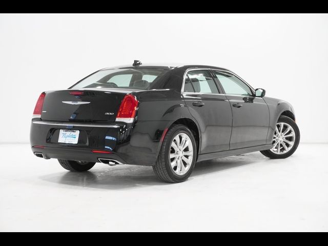 2019 Chrysler 300 Touring L