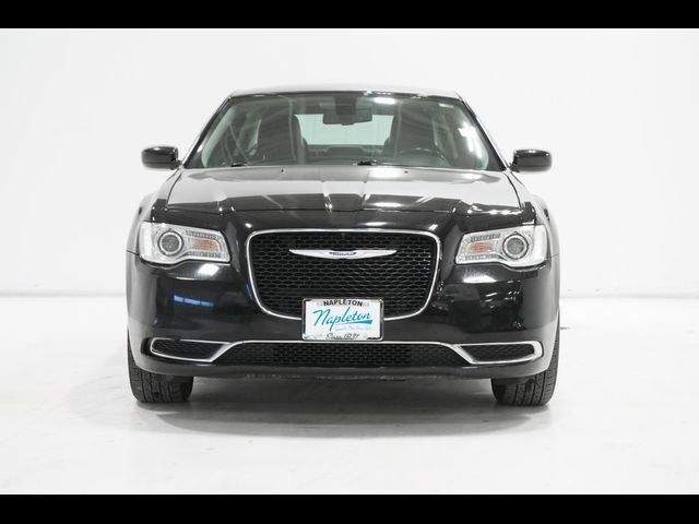 2019 Chrysler 300 Touring L