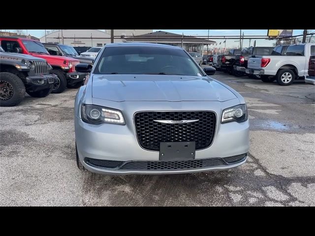 2019 Chrysler 300 Touring