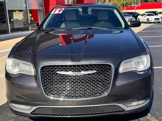 2019 Chrysler 300 Touring