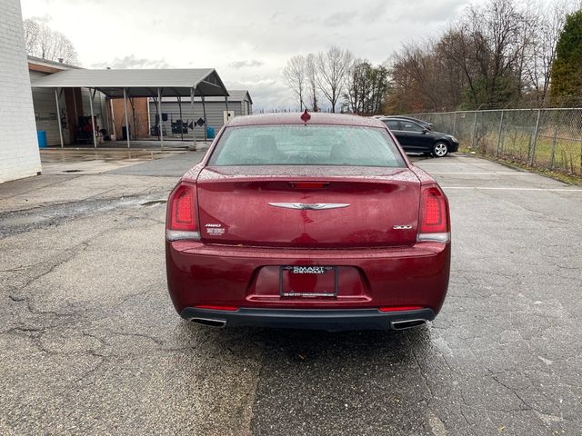 2019 Chrysler 300 Touring