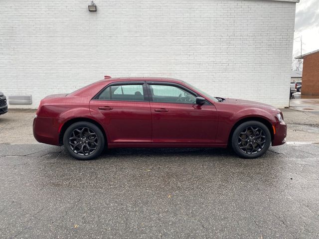 2019 Chrysler 300 Touring