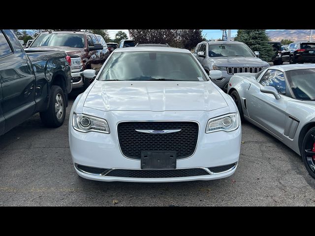 2019 Chrysler 300 Touring