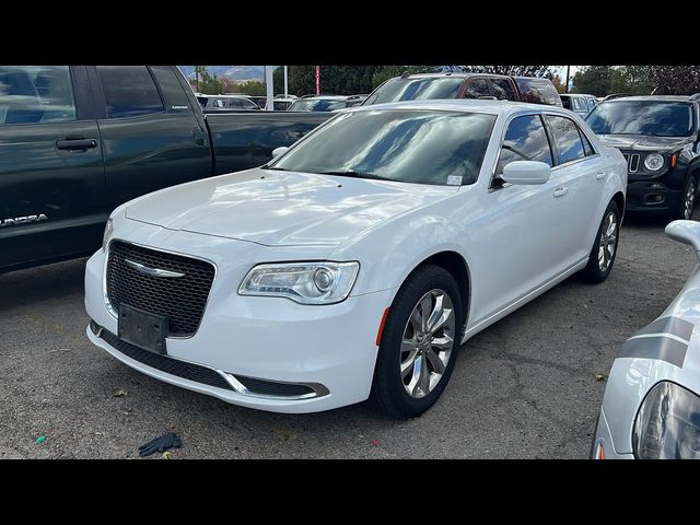 2019 Chrysler 300 Touring