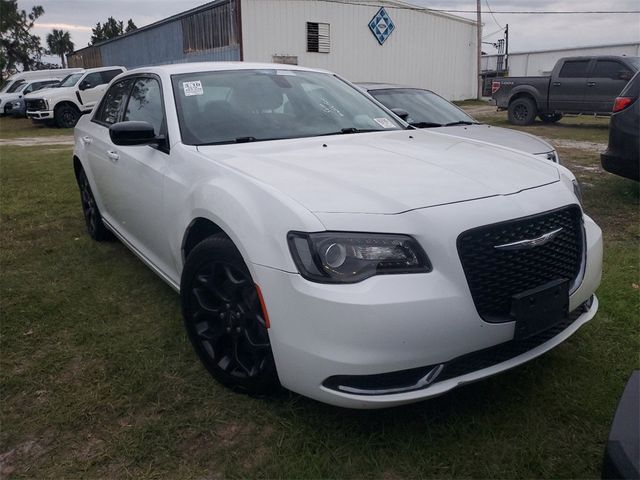 2019 Chrysler 300 Touring