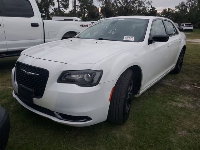 2019 Chrysler 300 Touring