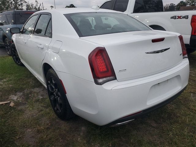 2019 Chrysler 300 Touring