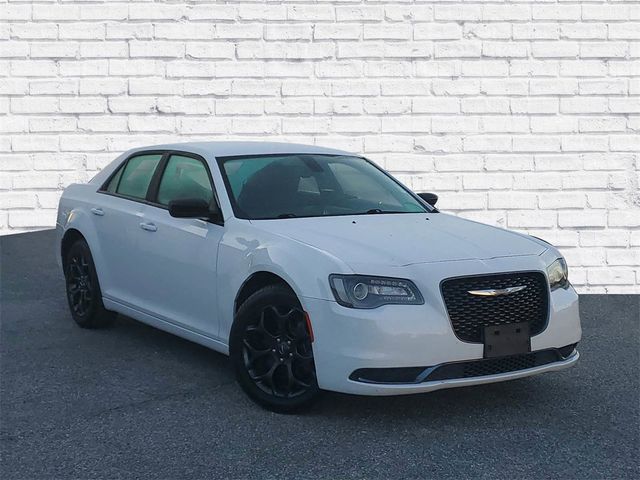 2019 Chrysler 300 Touring