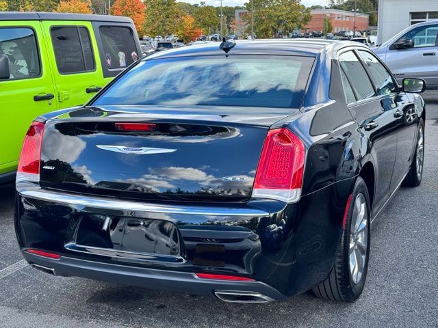 2019 Chrysler 300 Touring