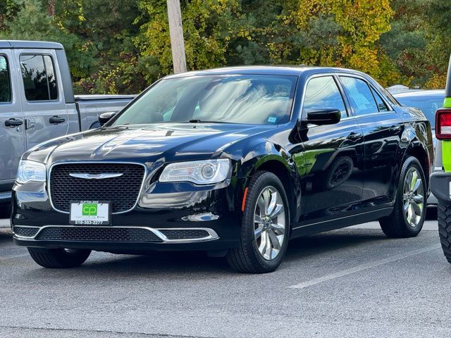 2019 Chrysler 300 Touring