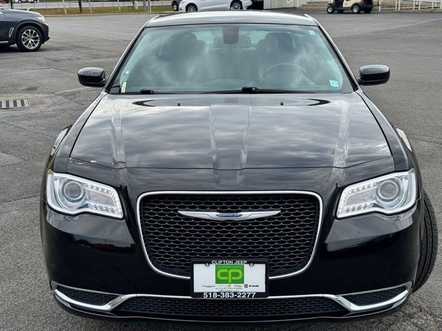 2019 Chrysler 300 Touring