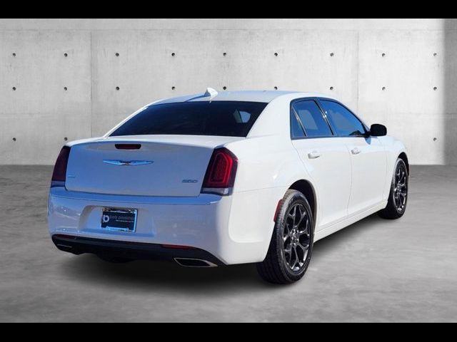 2019 Chrysler 300 Touring