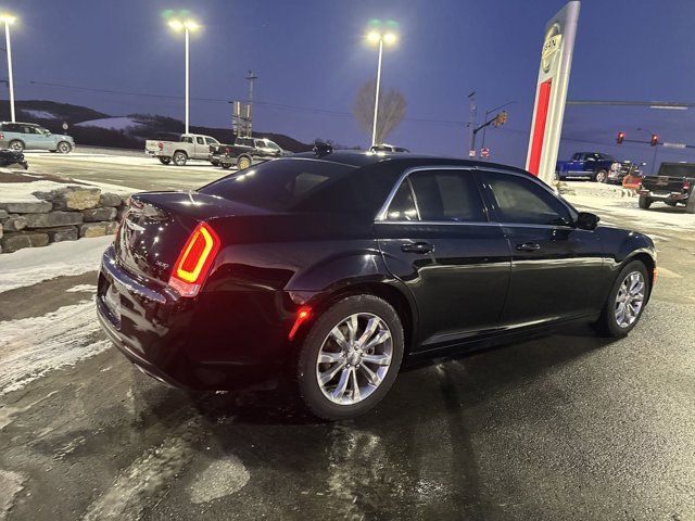 2019 Chrysler 300 Touring L